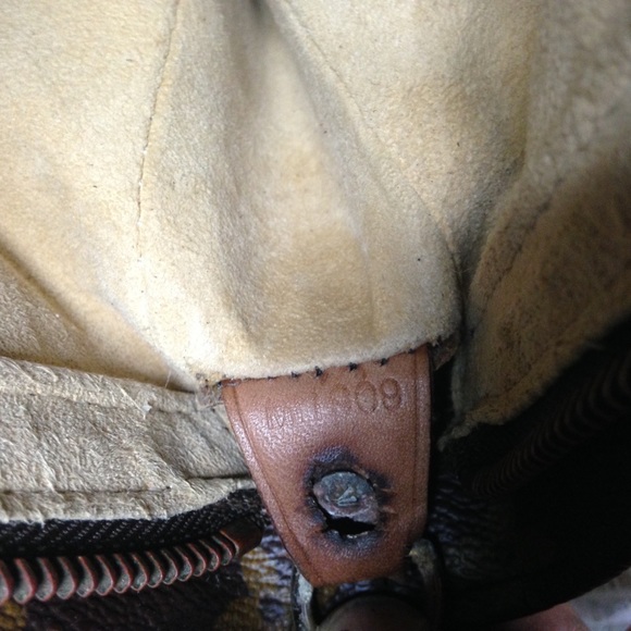 Louis Vuitton Brown Mono Canvas Shoulder Bag - Picture 12 of 14